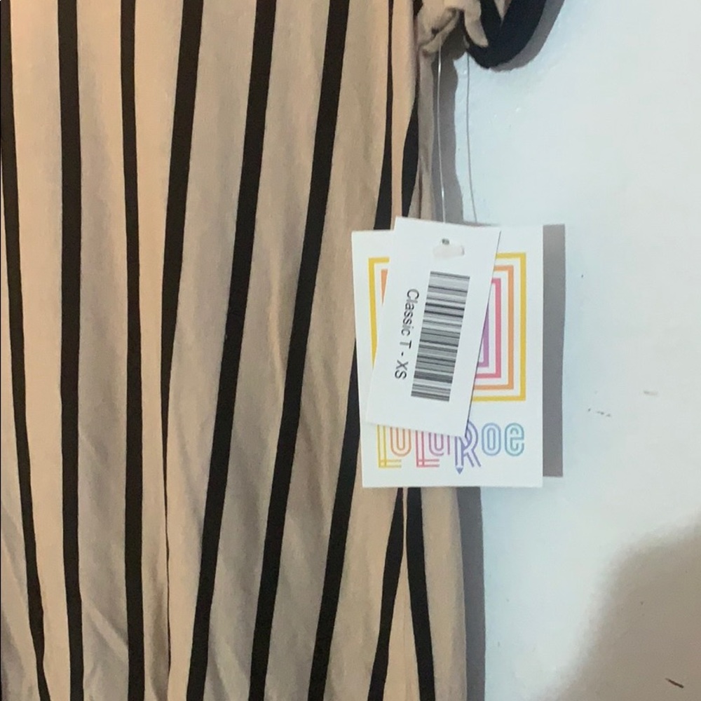 Lularoe XS classic Tee - Picture 5 of 5